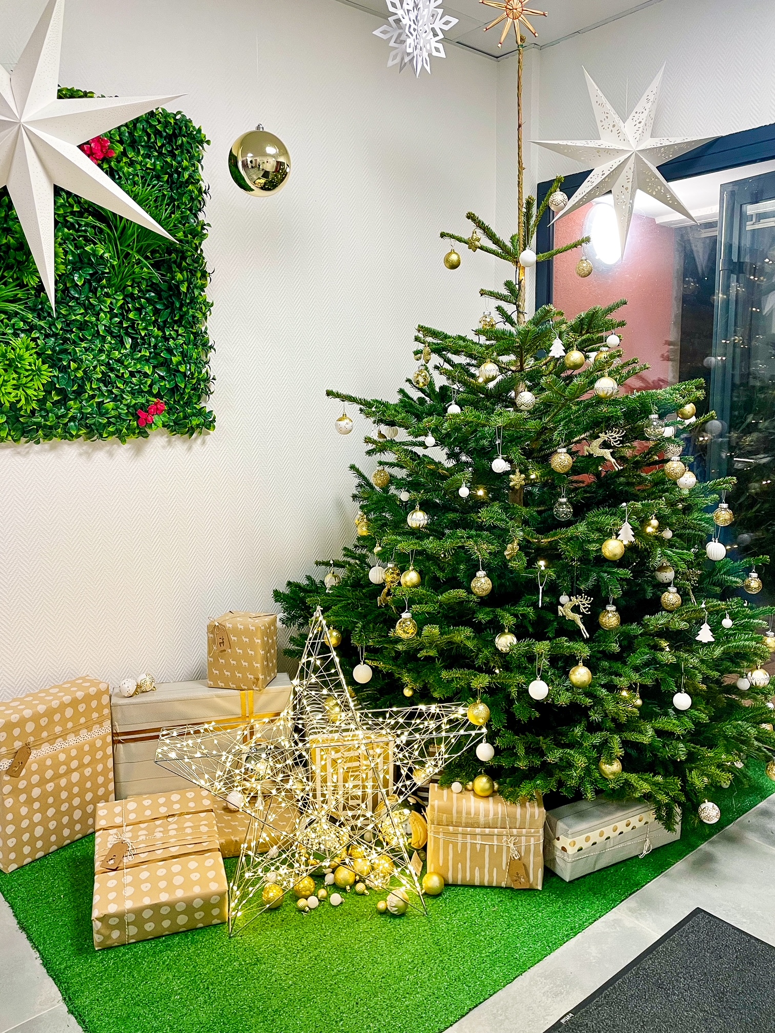 Une décoration de Noël en entreprise pour renforcer sa marque employeur