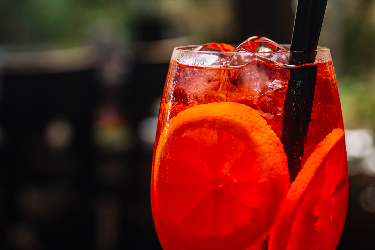 Location de verre à spritz pour réception dans le Var
