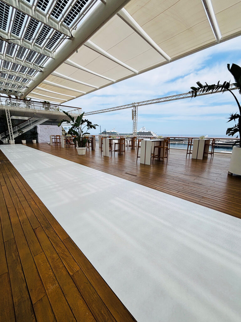 Pose de moquette poru réception au Yacht Club de Monaco