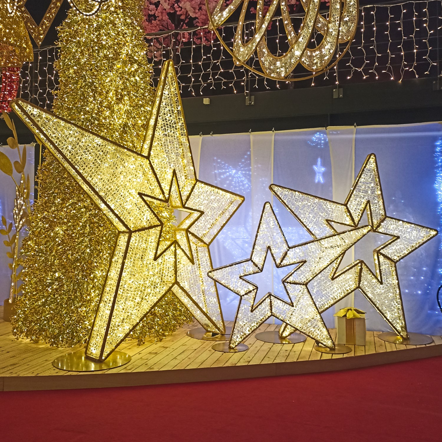 Etoile lumineuse géante à louer à Hyères dans le Var