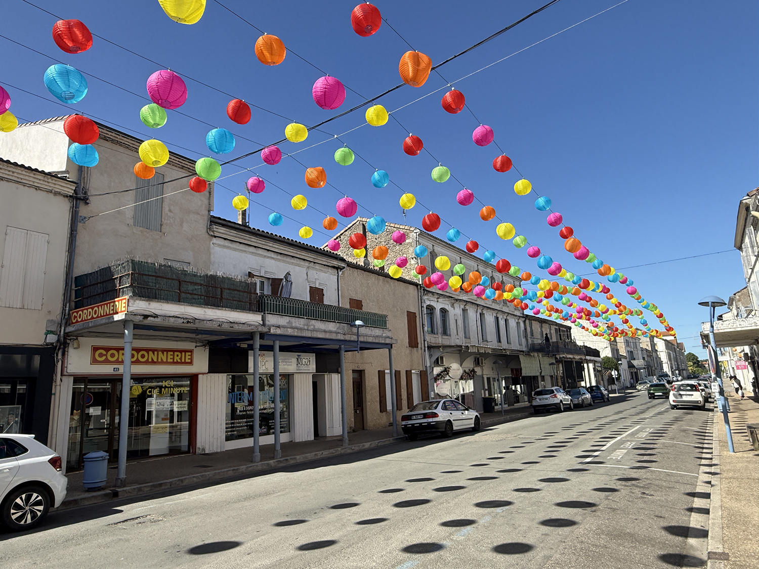 La ville de Tonneins confie sa décoration de rue à Time Break